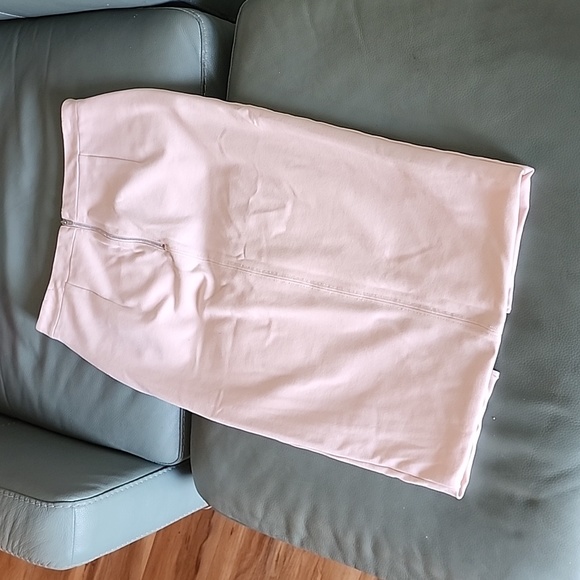 Bardot Pencil Skirt with Front Slit, Blush Pink, Size 8 - Picture 2 of 2